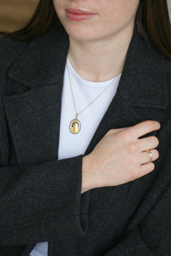 Pendente Jener - Medaglia Vergine Maria Maria Art Nouveau in oro giallo e perle fini 58 Facettes