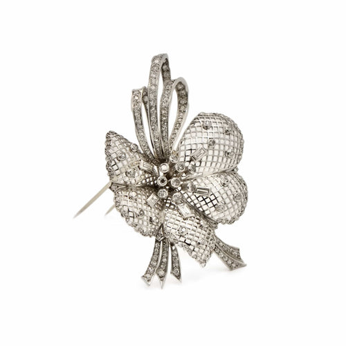 Broche Broche fleur dentelée en or 18K et 14K sertie de diamants 58 Facettes REF24101CF-264