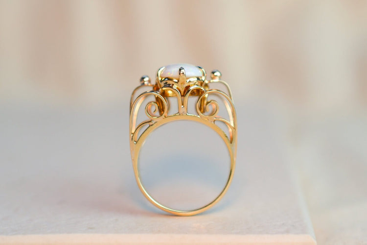 Inel 51.5 Inel cu opal cabochon din aur galben de 14 carate 58 Facettes 3763