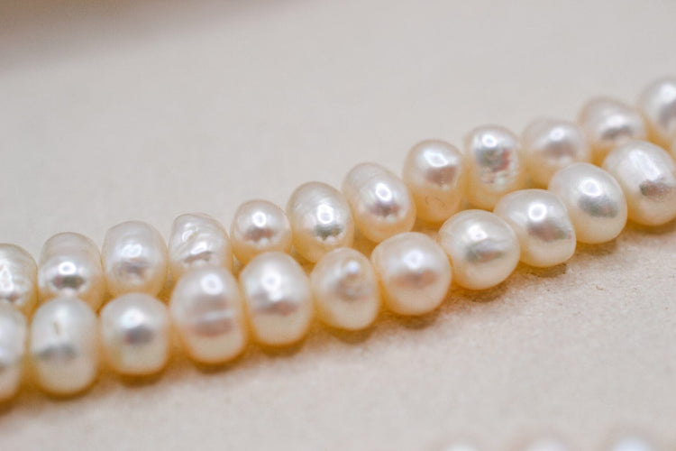 项链 18K黄金椭圆形养殖珍珠项链 58 Facettes 3791