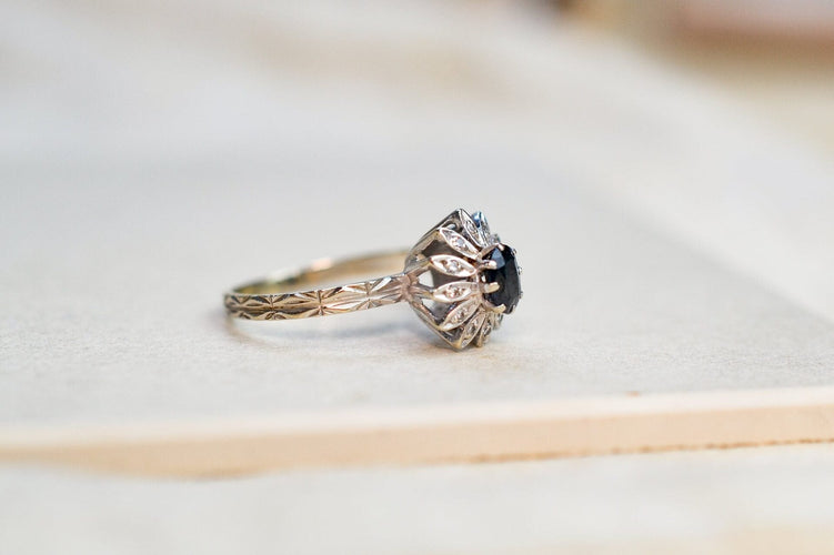 Prsten 55 Prsten Sedmikráska z bílého zlata se safírem, diamanty 58 Facettes 3789