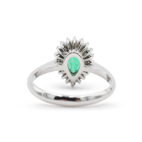 Bague 53 Bague en or blanc 18 ct avec émeraude de Colombie 0,94 ct et diamants 58 Facettes 7816