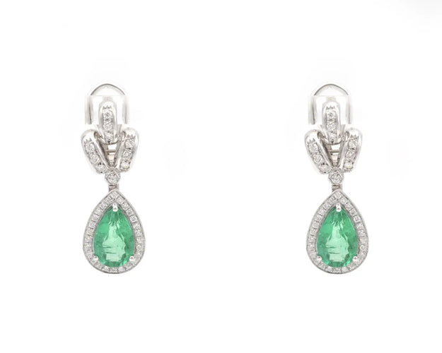 Boucles d'oreilles Boucles d’oreilles en or blanc 18 carats avec émeraudes de Zambie et diamants 58 Facettes 14568