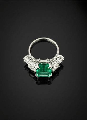 Bague 56 Bague - Émeraude naturelle 6,87 ct et diamants en or blanc 18K 58 Facettes