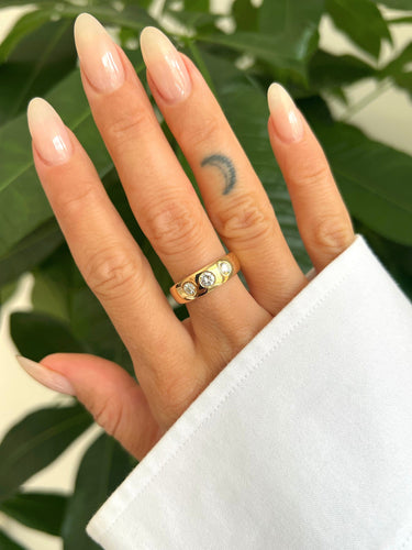 Bague 51.5 Bague jonc trilogie en or rose 18 carats et diamants 58 Facettes