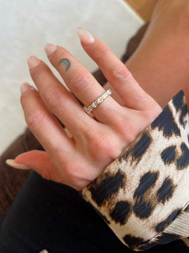 Bague 52 Alliance américaine tour complet en or jaune 18 carats et diamants ovales 58 Facettes 1