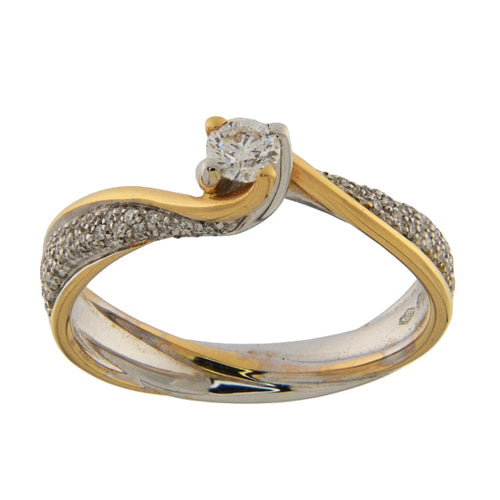 https://www.gioielleriaguidetti.it/wp-content/uploads/2024/11/G3656-anello-contrarie-polello-oro-diamanti-brillanti.jpg