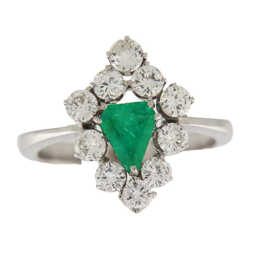 Bague 57 Bague vintage - Contour émeraude et diamants en or blanc 18 kt 58 Facettes G3766