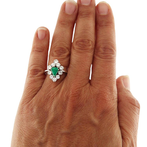 Bague 57 Bague vintage - Contour émeraude et diamants en or blanc 18 kt 58 Facettes G3766