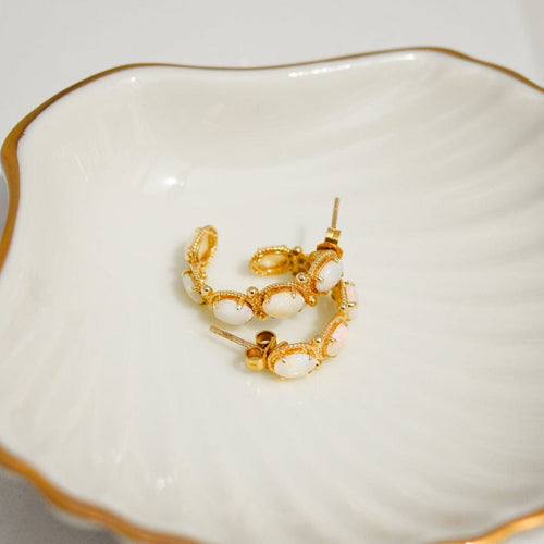 https://cdn.shopify.com/s/files/1/0442/6560/3235/files/Honey_Decoration_Image-735.jpg?v=1721040879