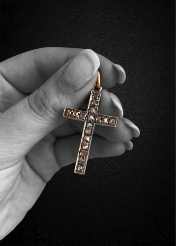 Pendentif Pendentif croix - or et argent, diamants taille rose 0,85 ct 58 Facettes