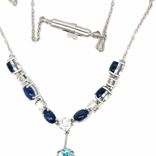 Collier Collier pendentif vintage en or blanc 18 carats avec aigue-marine, diamants et saphirs 58 Facettes