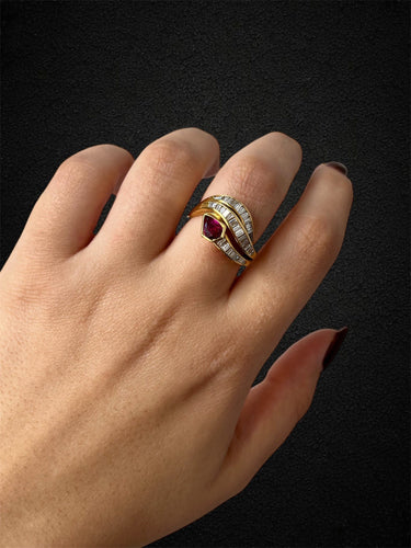 Bague 58 Bague serpent en or jaune 18 carats avec rubis et diamants 58 Facettes