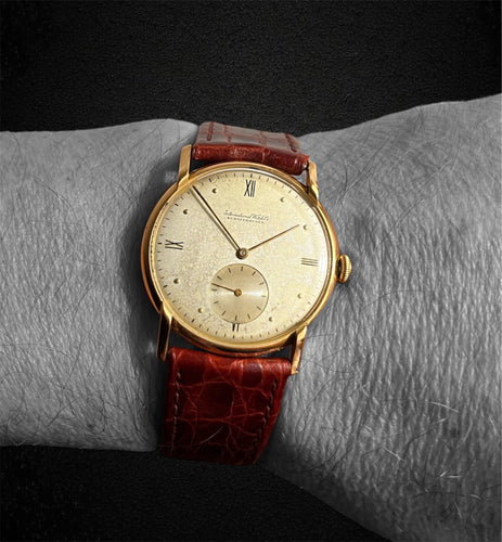 Montre IWC Schaffhausen - Montre vintage années 1940 en or jaune 18 carats 58 Facettes