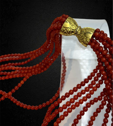 Collier Collier long multifils en corail rouge méditerranéen et or 18 carats 58 Facettes