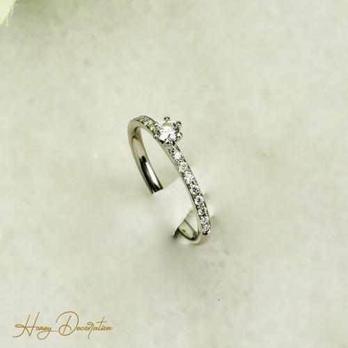 Ring 52.5 Halo ring in platinum 950 with 0.30 ct brilliant diamonds 58 Facettes 2821