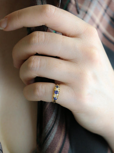 Bague 46 Bague jarretière en or jaune 18k, saphirs et diamants taille rose 58 Facettes 1181.4