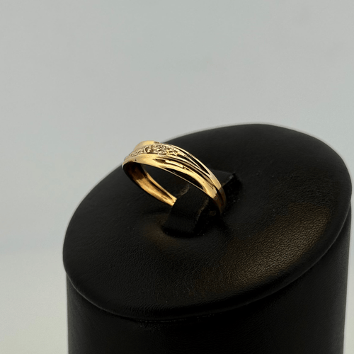 Ring 52.5 Engraved band ring in 18-carat yellow gold 1.66 g 58 Facettes 250022