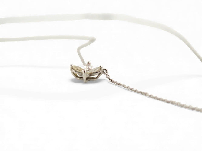 Collier Tiffany & Co Victoria - Collier fleur en platine et diamants 0,32 ct 58 Facettes 271712