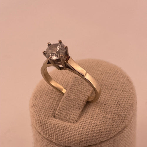 Bague 52 Bague solitaire en or jaune 18 carats, 2,88 g 58 Facettes 250198