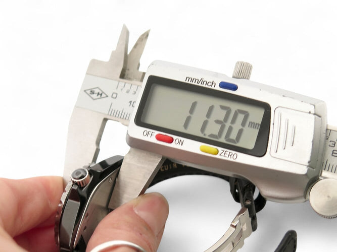 Montre CHANEL J12 H5695 - Montre quartz 33 mm en céramique noire 58 Facettes 270890