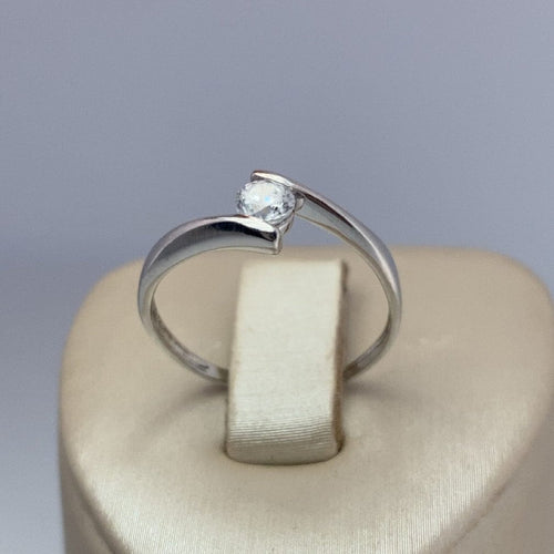 Bague 54 Bague solitaire en or blanc 18 carats, 1,49 g 58 Facettes 250226