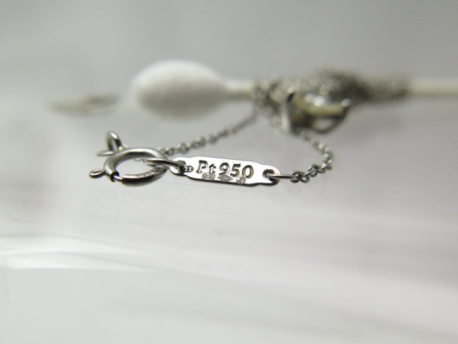 Collier Tiffany & Co Victoria - Collier fleur en platine et diamants 0,32 ct 58 Facettes 271712