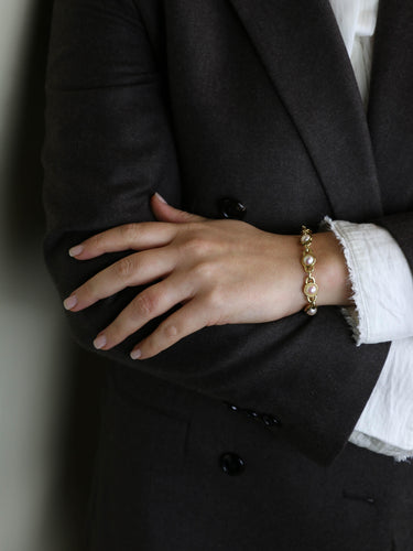 Bracelet Bracelet chaîne vintage en or jaune 18 carats et perles Akoya 58 Facettes 1204.5