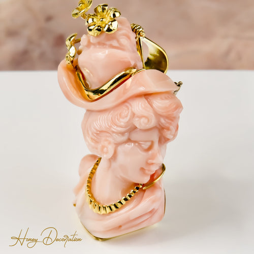 Spilla ritratto di donna - Spilla in oro giallo 18 carati e corallo 58 Facettes 2514