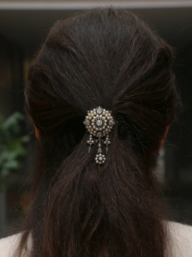 Broche Broche guirlande ancienne en or 18k et argent, perles fines et diamants 58 Facettes 340B