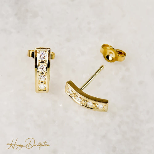 Korvakorut Keltakultaiset 585-korvakorut, joissa on briljanttihiotut timantit 0,24 ct 58 Facettes 2337