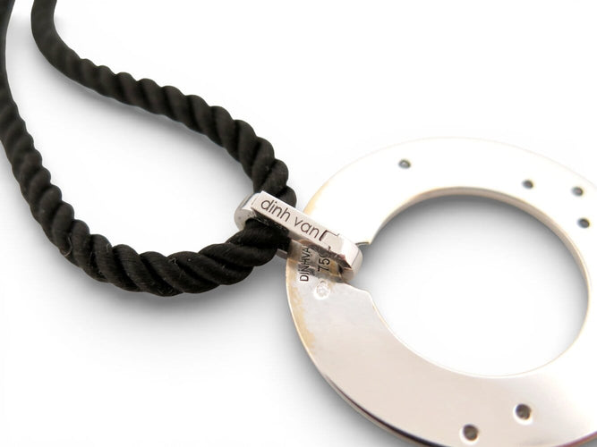 Collier collier DINH VAN pendentif cible or blanc 18k 6.3gr & diamants cordon baccarat 58 Facettes 272709