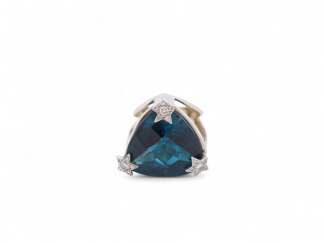 Bague 54 Bague cocktail en or blanc 18k, topaze London blue et diamants 0,25 ct (T54) 58 Facettes 270140