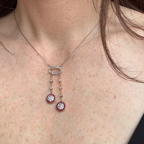 Collier Collier négligé en or gris et or jaune 18K, diamants et rubis 58 Facettes REF24087-250