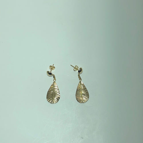 Earrings 18-carat yellow gold textured leaf dangle earrings 58 Facettes 250232