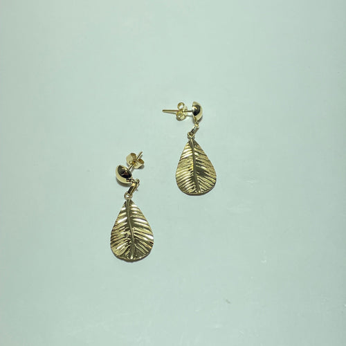 Earrings 18-carat yellow gold textured leaf dangle earrings 58 Facettes 250232