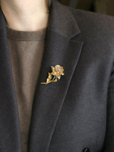 Broche Broche fleur vintage en or jaune 18 carats, diamants et pierres précieuses 58 Facettes 1126.6