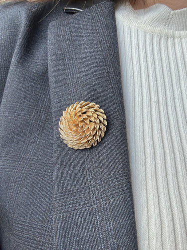 Broche Broche ronde feuillage en or jaune 14K 58 Facettes REF2310