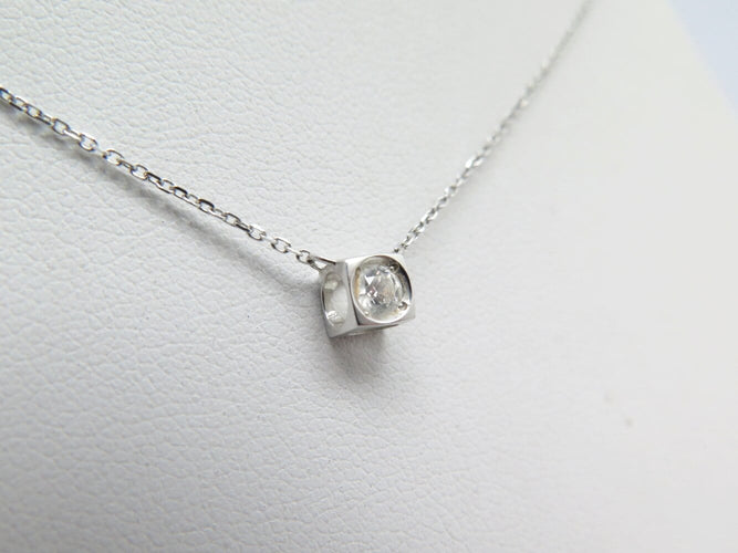 Collier Dinh Van Le Cube Diamant - Collier en or blanc 18k avec diamant 58 Facettes 272302