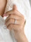 Bague 53 Alliance vintage sertie étoile en or blanc 18 carats et diamants 58 Facettes 1145.2