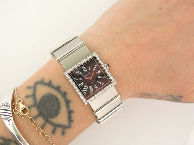 Montre Chanel Mademoiselle - Montre quartz en acier brossé et diamants 58 Facettes 267770