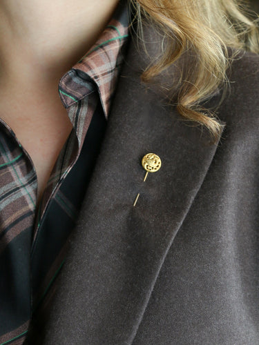 Noury (attribué à) - Épingle à cravate chimère en or jaune 18 carats 58 Facettes 1159.6