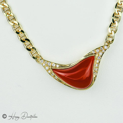 Halskette 14 Karat Gelbgoldkette mit Koralle und 21 Diamanten 58 Facettes 1851