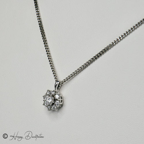 White gold pendant set with 9 brilliant-cut diamonds 58 Facettes 2480