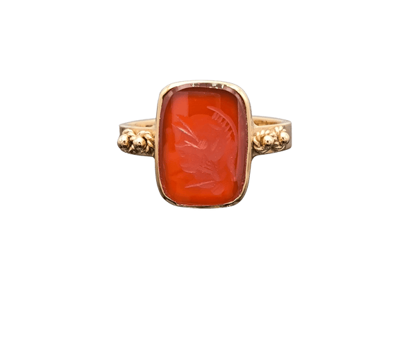 59 Bague Empire en or avec intaille en agate 58 Facettes