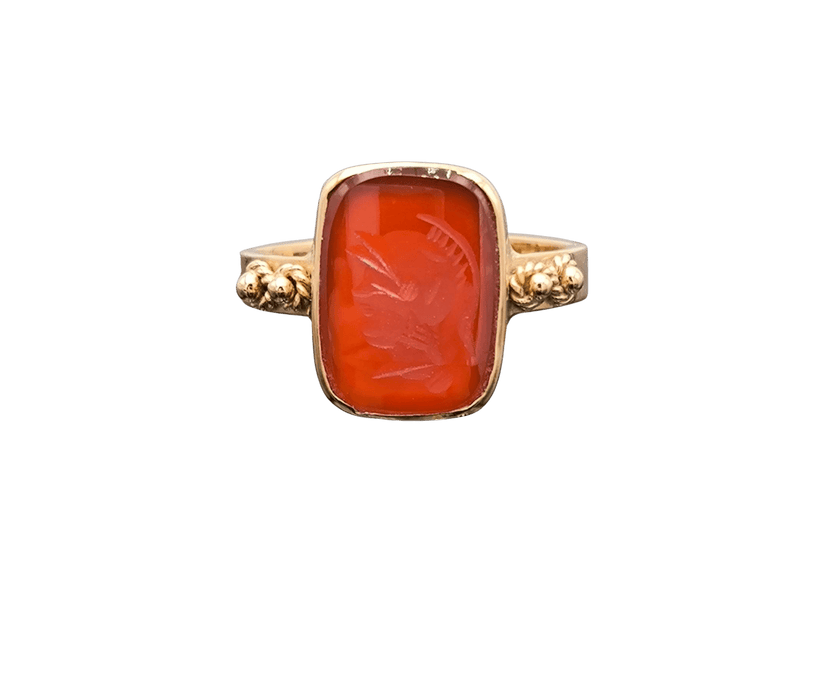 59 Bague Empire en or avec intaille en agate 58 Facettes