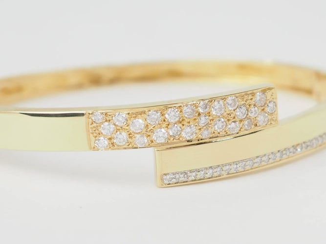 Bracelet Bracelet jonc plat ouvrant en or jaune 18 kt et diamants 58 Facettes 33362