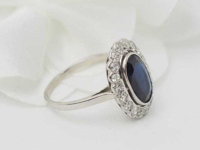 Bague 52.5 Bague Pompadour en or blanc 18 kt, saphir et diamants 58 Facettes 33190