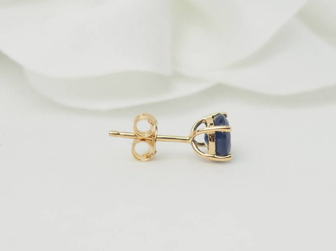 Boucles d'oreilles Puces d’oreilles en or jaune 18 ct et saphirs ronds 58 Facettes BOSaph