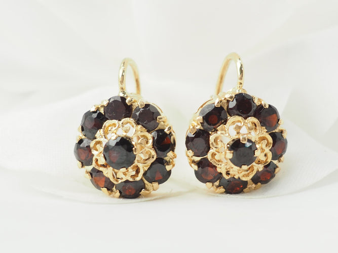 Boucles d'oreilles Boucles d’oreilles dormeuses en or jaune 18 ct et grenats 58 Facettes 33473